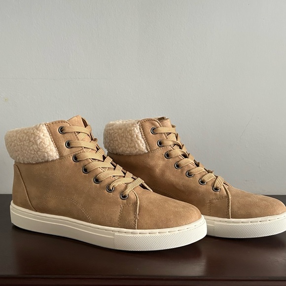 NWOT Cliffs by White Mountain boots women’s size 7 tan suede with fur trim - Picture 9 of 10